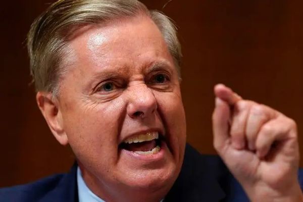 سيناتور أميركي عن النووي الإيراني: إمّا "النموذج الليبي" أو ضربة عسكرية حاسمة