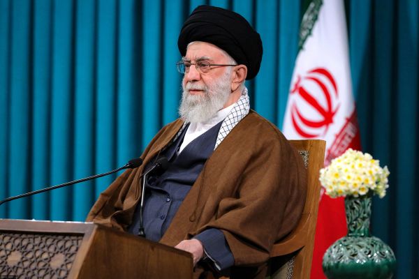 المرشد الإيراني بمناسبة النوروز: من غير الواقعي توقع حل المشاكل الاقتصادية بسرعة