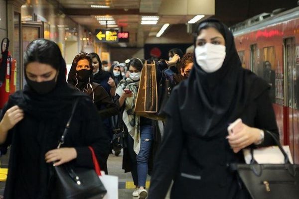 مسؤول صحي إيراني يؤكد "حتمية موجة جديدة" لكورونا تزامنًا مع زيادة الإصابات
