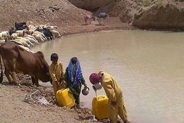روزنامه پیام ما: مردم روستای کیک سوچ سیستان و بلوچستان نزدیک به ۲۰ روز آب نداشتند
