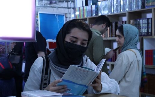 مدیران انتشارات در نمایشگاه کتاب: مردم قیمت کتابها را که میبینند حالشان مقداری بد میشود