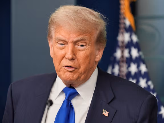 دونالد ترامپ: ایران غنیسازی کند در حمله دوباره تردیدی نمیکنم