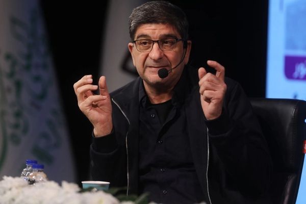 مصطفی مستور، داستاننویس و مترجم: خشمگینیم و پر از حس نفرت از تحقیرشدنهای پیدرپی