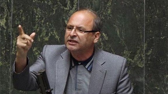 نماینده پیشین مجلس: جمهوری اسلامی میترسد که اگر جنگ شود، مردم بیرون بریزند