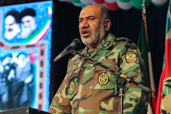 جانشین فرمانده نیروی زمینی ارتش: ملت جمهوری اسلامی هیچوقت پشت نظام را خالی نمیکنند