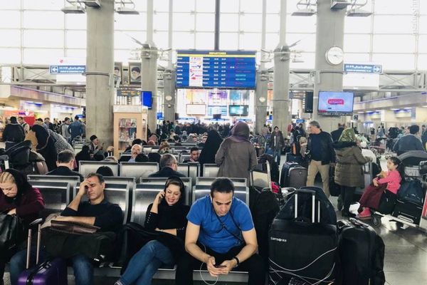 الحكومة الإيرانية تخفض المبلغ المطلوب لحصول الأجانب على الإقامة إلى 100 ألف دولار