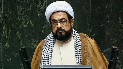 نماینده شادگان: یک جوان بنزین رویم ریخت که آتشم بزند، اما فندک روشن نشد