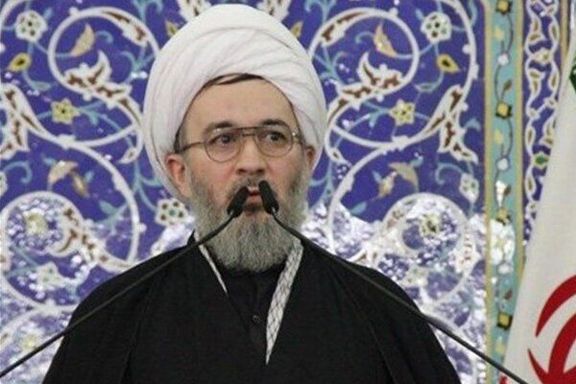 امام جمعه کاشان: فوت یک زن نباید باعث هجمه به آرمانهای جمهوری اسلامی شود