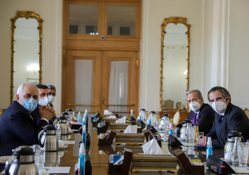 واکنش گروسی به تهدید خامنه‌ای درباره غنی‌سازی ۶۰ درصدی: منطقه را بی‌ثبات می‌کند