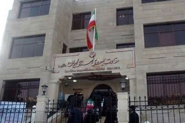 أذربيجان تطرد 4 موظفين بالسفارة الإيرانية.. وتضبط خلية تابعة لطهران خططت لـ"انقلاب عسكري"