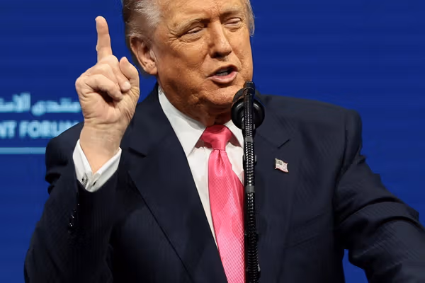 ترامپ تشویق اعضای دموکرات کنگره به سرپیچی ارتش از دستورات خود را «خائنانه» خواند