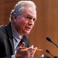 Iran must be willing to negotiate about its nuclear program, senator says