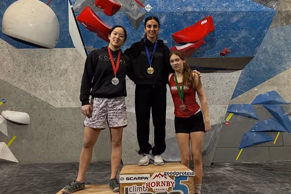 الناز رکابی قهرمان مسابقات بولدرینگ ونکوور کانادا شد