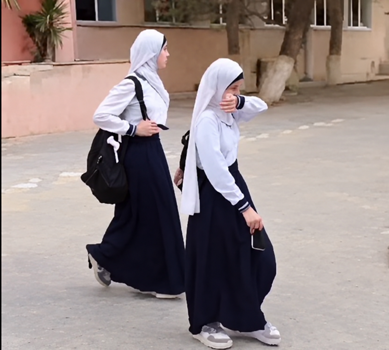 جنجال حجاب در مدارس جمهوری آذربایجان؛ واکنش‌ها از تبریز تا استانبول