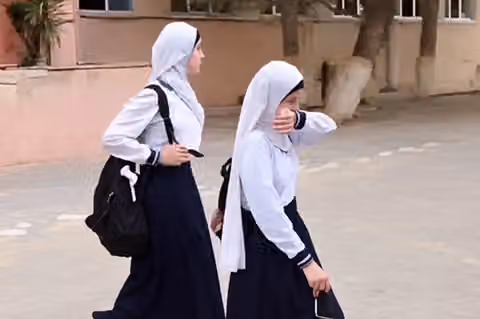 جنجال حجاب در مدارس جمهوری آذربایجان؛ واکنشها از تبریز تا استانبول