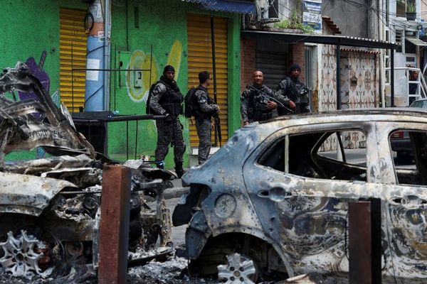 در مرگبارترین عملیات تاریخ پلیس ریو دو ژانیرو دستکم ۶۴ نفر کشته شدند