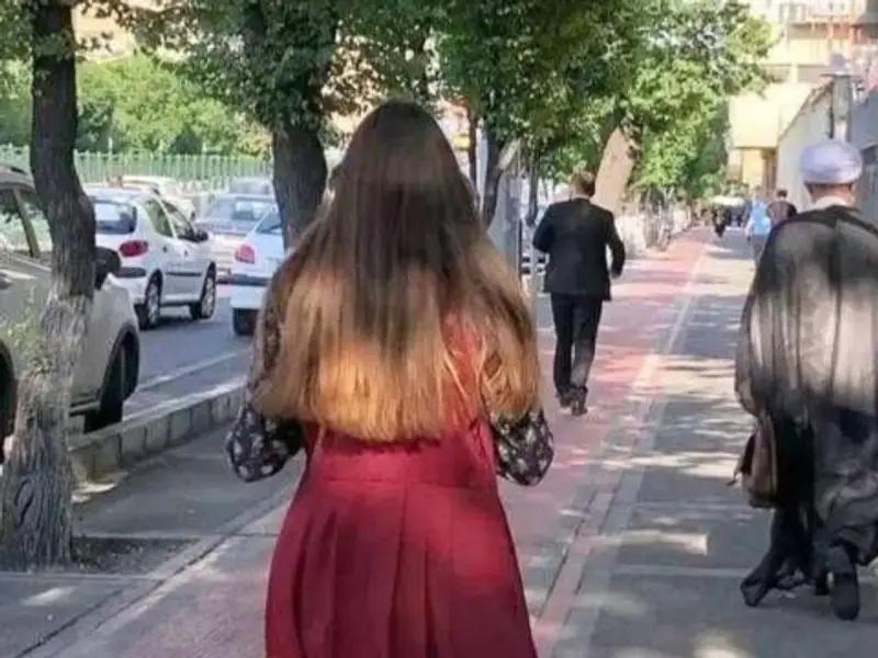 استدعاء رئيس تحرير صحيفة "شرق" الإيرانية بعد نشر استطلاع كشف رفض 84% للحجاب الإجباري