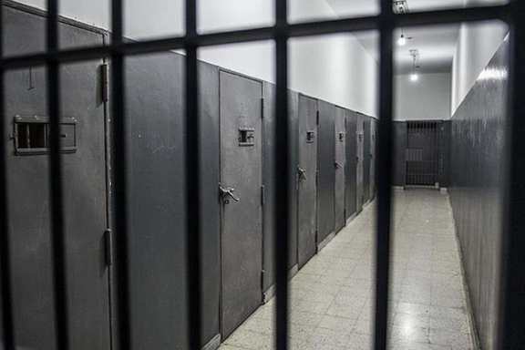 ادامه بازداشت فعالان سیاسی و مدنی همزمان با اعتراضات؛ چند زندانی در اعتصاب غذا هستند