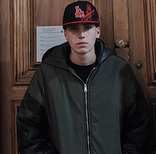 مقتل لاعب كرة قدم عمره 19 عامًا برصاص الأمن الإيراني في "أصفهان"