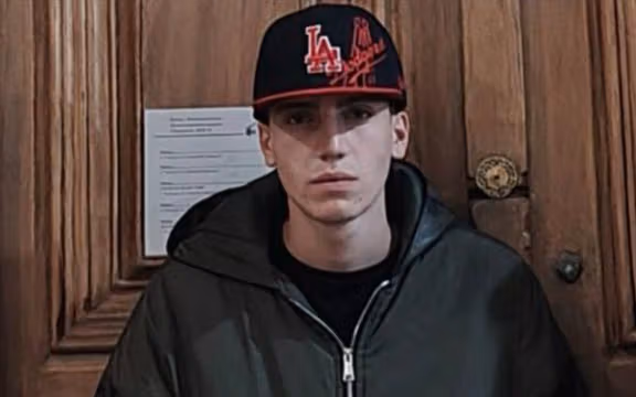 مقتل لاعب كرة قدم عمره 19 عامًا برصاص الأمن الإيراني في "أصفهان"