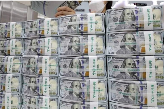 مسؤول عراقي يؤكد وجود 11 مليار دولار من الأموال الإيرانية المجمدة في بغداد