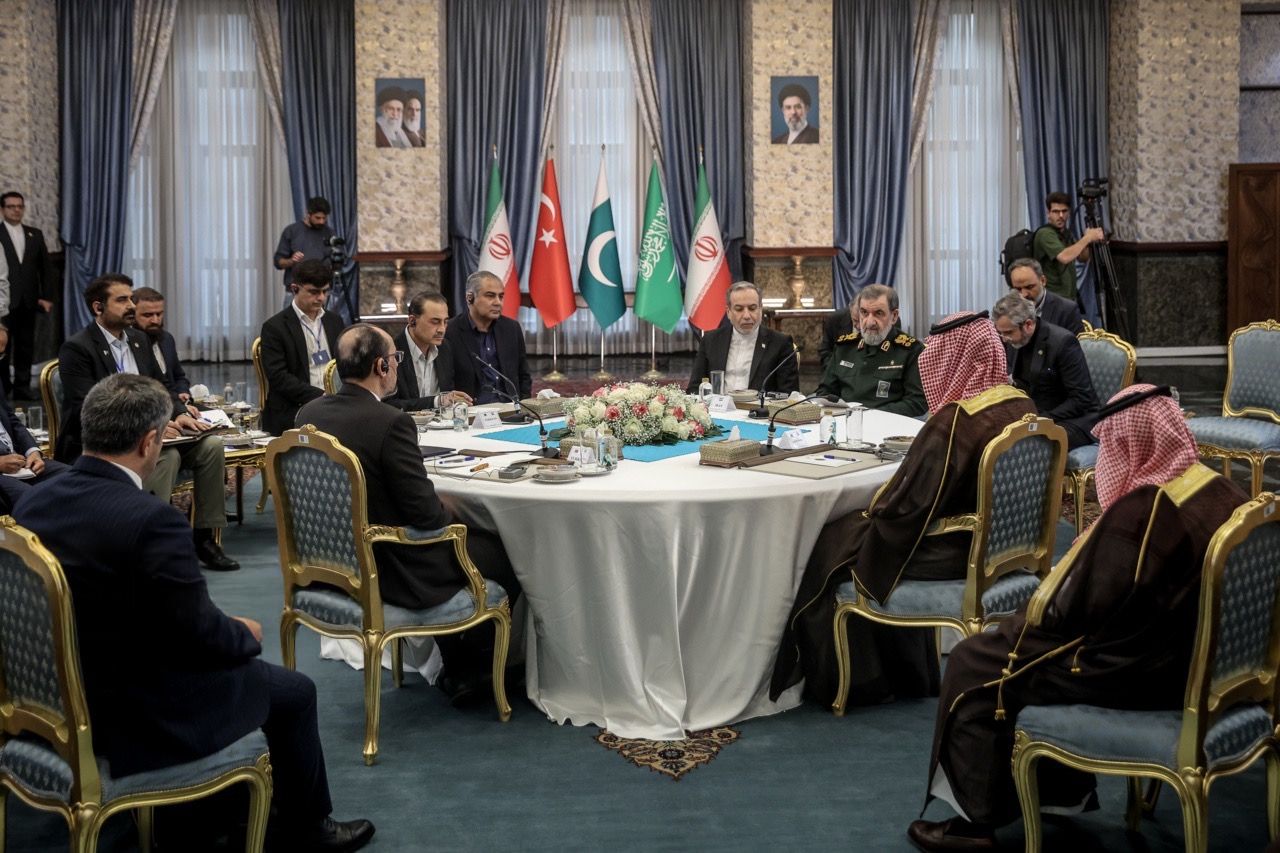Mecca defense pact members hold talks with Iran