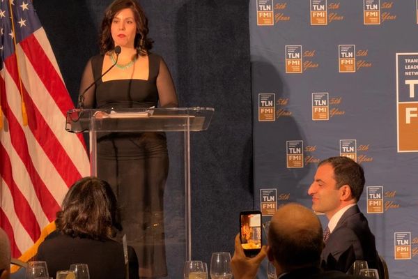 مؤسسة أميركية تمنح الصحافية نكار مجتهدي و"إيران إنترناشيونال" جائزة حرية الإعلام