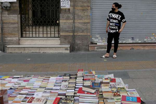 Iranian Writers Say They Will Not Submit To Government Censorship