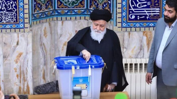 امام جمعه مشهد: کسی که دور اول رای داده و حالا نه انگار نماز صبح را یک رکعت خوانده