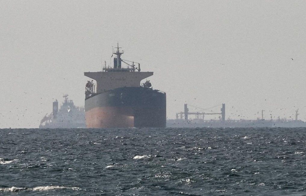 وزارت نفت عراق: پس از آتش‌بس، هنوز نفتکش‌های عراقی از تنگه هرمز عبور نکرده‌اند