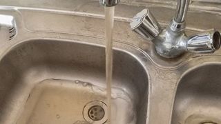 رغم الأزمات وعدم كفاءة الحُكم.. ما الدور الذي يمكن أن يلعبه الناس في تقرير مصيرهم؟