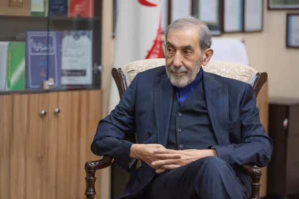 مشاور خامنهای: جمهوری اسلامی با قاطعیت از حزبالله حمایت میکند