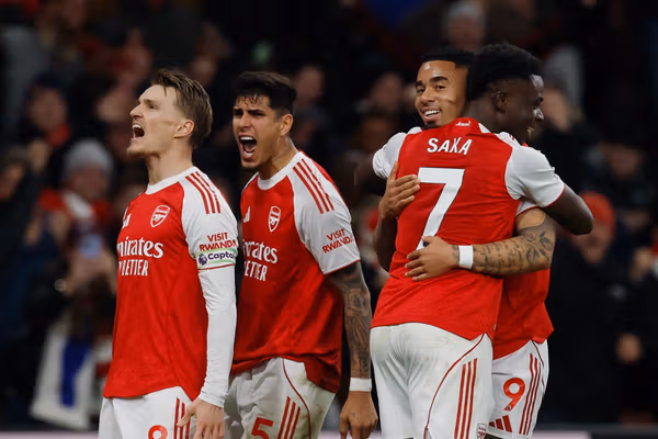 آرسنال ۲-۱ ولورهمپتون؛ ولورهمپتون سه گل زد، آرسنال برنده شد