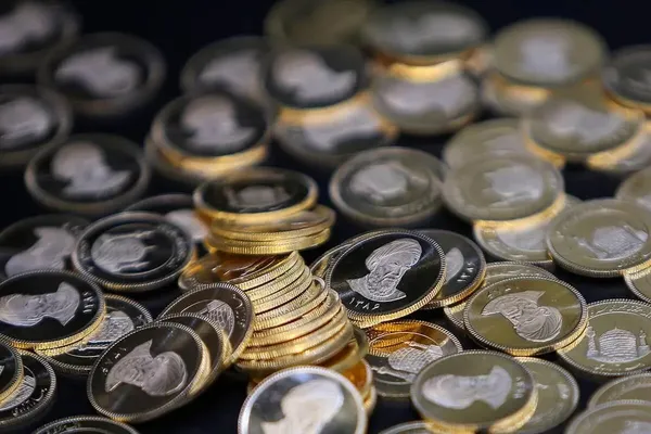 نرخ دلار از ۱۱۸ هزار تومان و قیمت سکه طرح جدید از ۱۲۶ میلیون تومان فراتر رفت