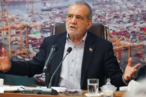 انتقاد رسانه وابسته به سپاه از پزشکیان: نباید اینقدر بگویی ما گرسنهایم
