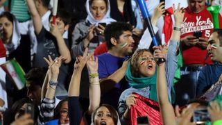 گذار زنان از نقش سنتی در خانواده