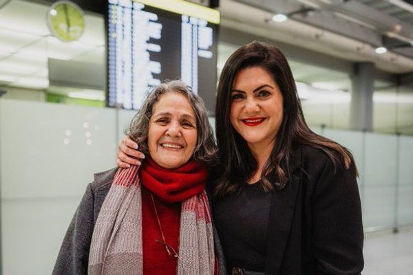 الإفراج عن السجينة السياسية الإيرانية-الألمانية ناهيد تقوي وعودتها إلى ألمانيا