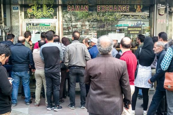 در پی مرگ نصرالله، قیمت ارز و طلا در بازار تهران جهش کرد