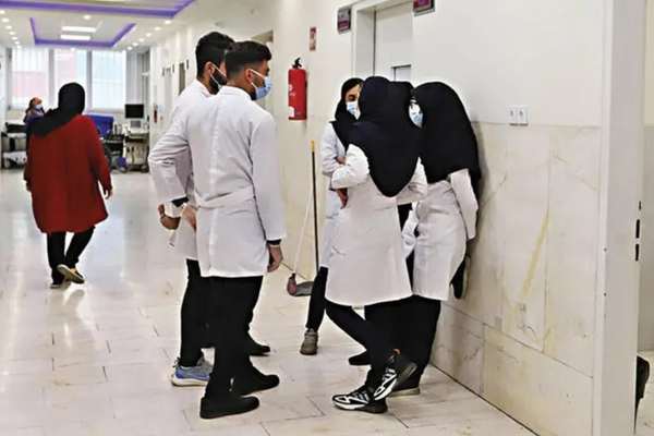 نقابة الأطباء في إيران: ثلث الأعضاء تركوا ممارسة المهنة