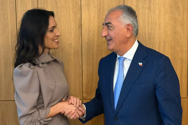 آمبروزی، قانونگذار ایتالیایی: شاهزاده پهلوی تنها رهبر برای گذار به دموکراسی در ایران است