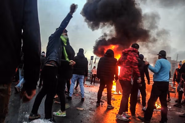 دور جدید فشار بر فعالان مدنی و رسانهای برای جلوگیری از اعتراضهای بنزینی