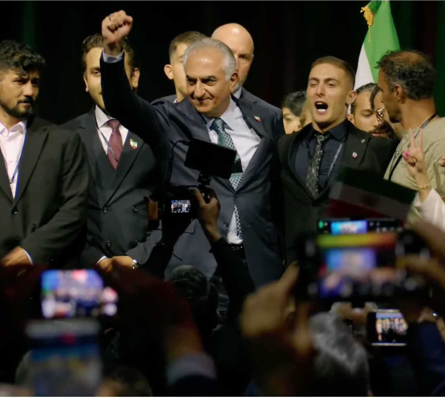 Exiled prince urges unity for Iran regime change at opposition gathering