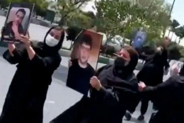 شهادات وفاة رسمية : الرصاص الحربي والصيد سبب وفاة ضحايا احتجاجات نوفمبر 2019 في إيران