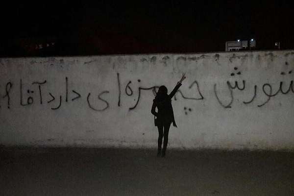 حافلة النظام الإيراني تتجه نحو الهاوية بلا فرامل.. متى ستصل إلى أسفل الوادي؟