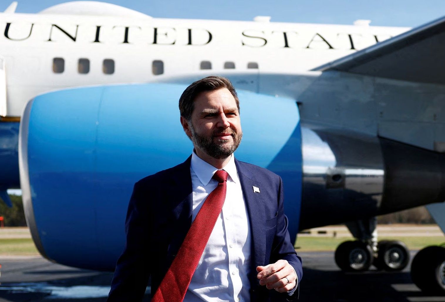 جی‌دی ونس، معاون ترامپ، برای مذاکره با هیئت جمهوری اسلامی عازم پاکستان شد