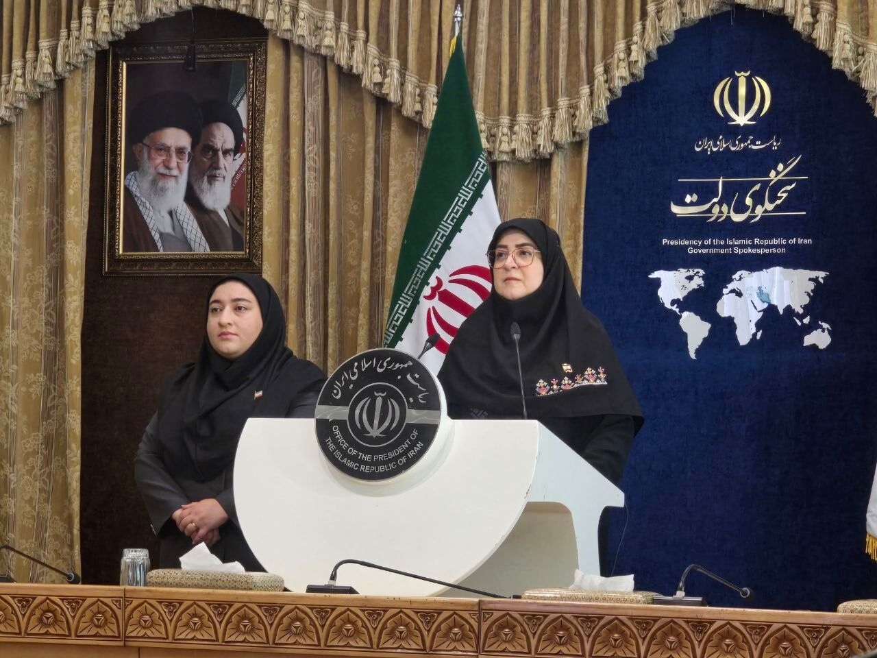 سخنگوی دولت: سهمیه بنزین ۳ هزار تومانی به ۵۰ لیتر کاهش یافت