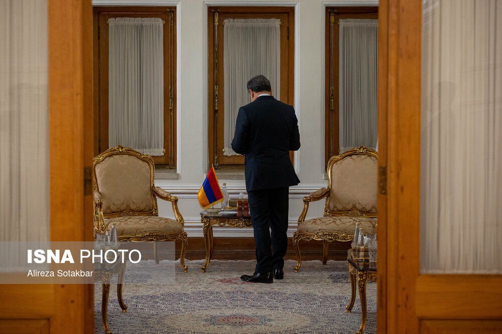 عراقچی: تا آمریکا سیاست‌های زیاده‌خواهانه را کنار نگذارد به میز مذاکره برنمی‌گردیم