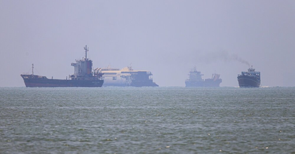 Iran presses wider Hormuz demands as US says deal may be close