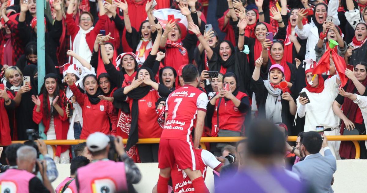 روزنامه هم‌میهن:فیفا حضور زنان در ورزشگاه‌های تهران و اصفهان را می‌خواهد نه سیرجان و اهواز