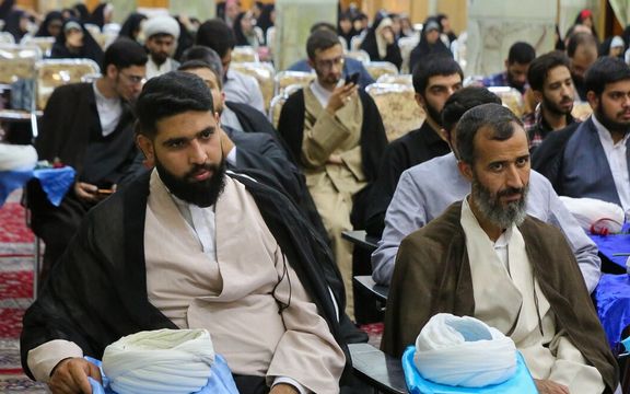 مسئول امور طلاب حوزه علمیه اصفهان: شهریه روحانیون به شکل هوشمند پرداخت میشود